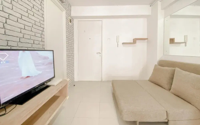 Modern Look 2Br At Bassura City Apartment