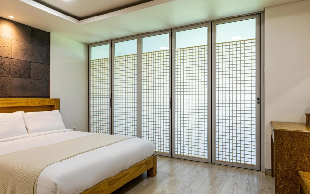 Sun & Moon Resort