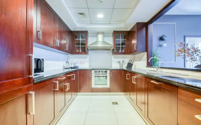 Maison Privee - Radiant Urban Retreat with Iconic Burj Khalifa Vws