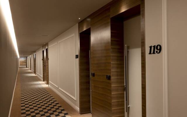Dhotel