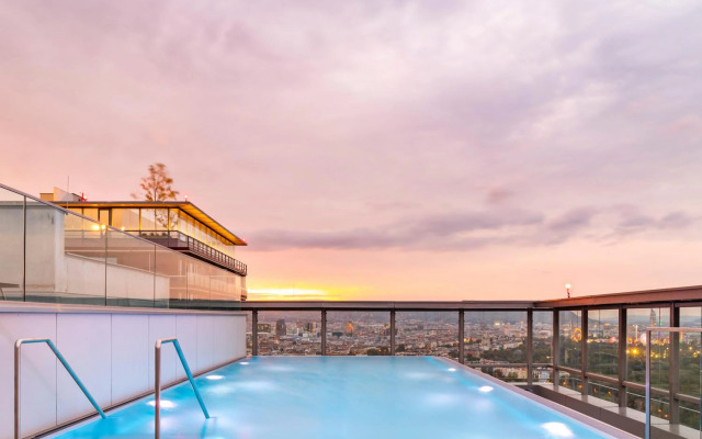 Triiiple Tower Dream Apartments with Rooftop-Summer-Pool by ichbucheAT