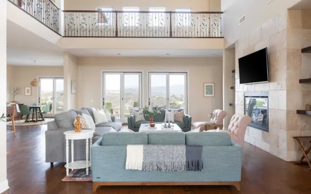 Palazzo Del Sol By Avantstay Breathtaking Home w/ Mountain Views & Hot Tub