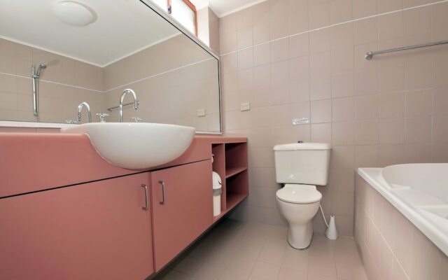 Le Vogue, Unit 12, 16 Magnus Street