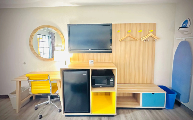 Days Inn by Wyndham WestEnd Alexandria,VA Washington DC Area