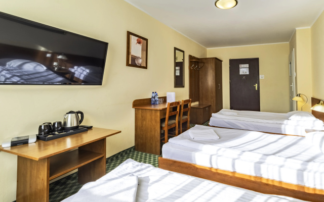 Hit Hotel