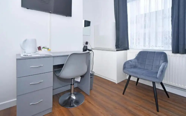 Stylish 3bedroom Near Stoke-on-trent Hospital