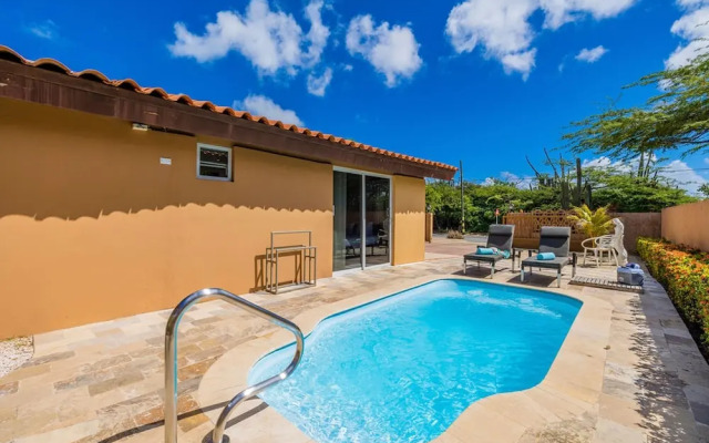 Cozy 1br1ba w Private Pool Patio Close 2 Beach