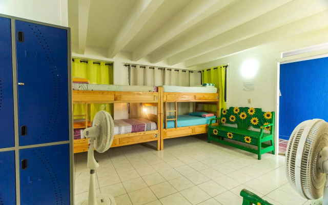 Blue Almond Hostel San Andres