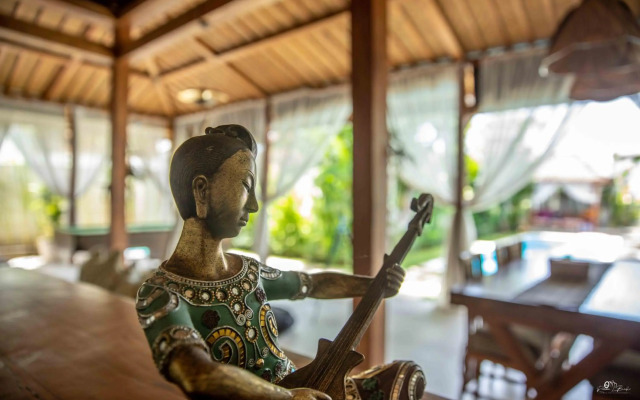 Elvano villa in heart of seminyak and near beach