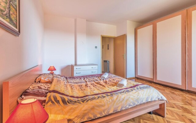 Stunning Home in Pula With Wifi and 4 Bedrooms