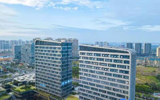 IU Hotel·Nanchang West Railway Station Square