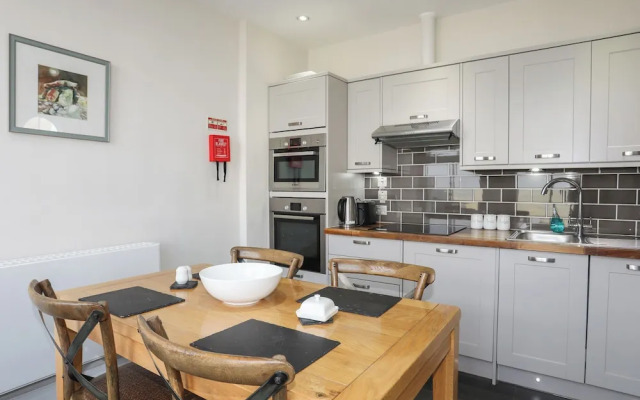 Harlech Apartments - Branwen