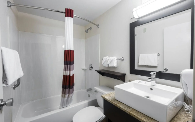 Red Roof Inn PLUS+ Boston - Woburn/ Burlington