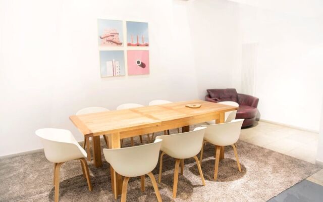 The Holborn Lights - Modern 3BDR Home with Rooftop Terrace & Garage