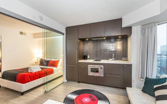 Executive Class, Downtown Luxury @fashion Dist