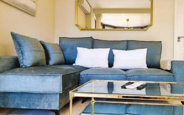 Spacious Renovated 1-Bedroom Apartment in Marbella Center with Parking