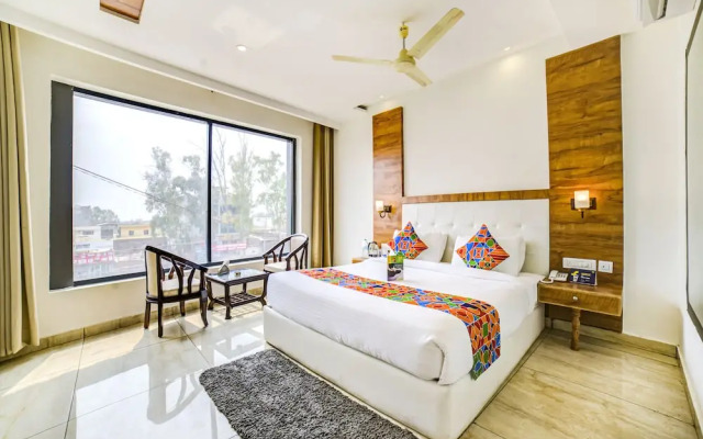 OYO 5121 Hotel Ocean