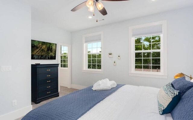 The Brownstone - 1 Block From Dtwn Square