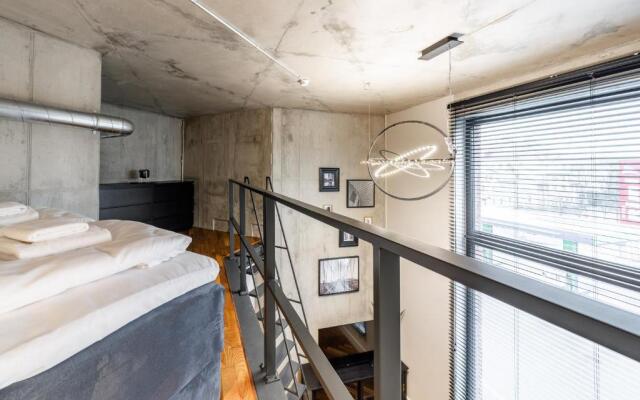 Dream Stay - Modern City Center Loft Near Bus Station