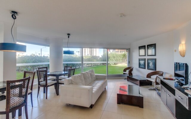 Comodo apartamento c/ piscina interior y exterior