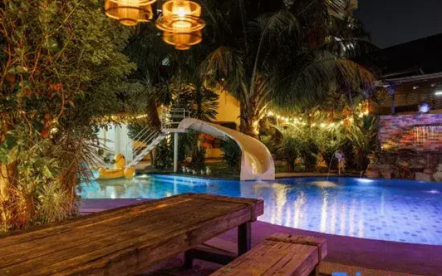 Phuniphat Pool Villa