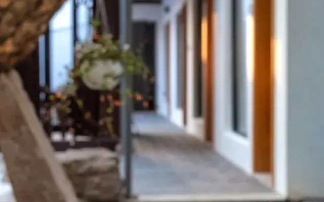 Suzhou larny Holiday Homestay (Guanqian Street Yuxiang Branch)