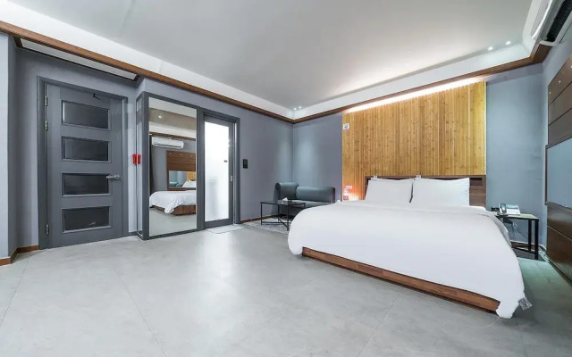 Sky Hotel