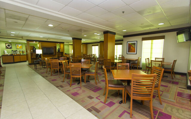 Wyndham Garden Monterrey Aeropuerto