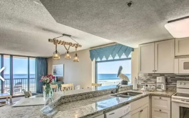 Stunning Oceanfront 3 bedroom condo