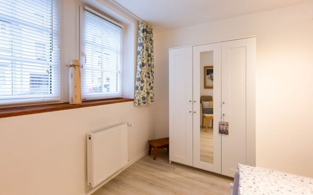 Elegant Apartment in Naumburg With Terrace