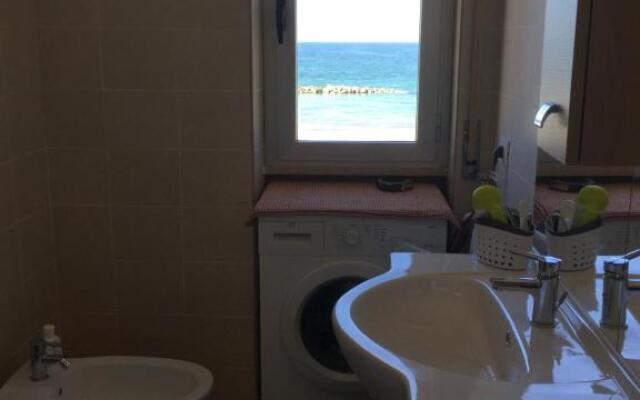 Bilocale in riva al mare