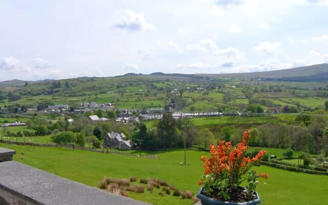 Henrhiw Uchaf