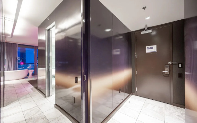 StripViewSuites at Palms Place Penthouses