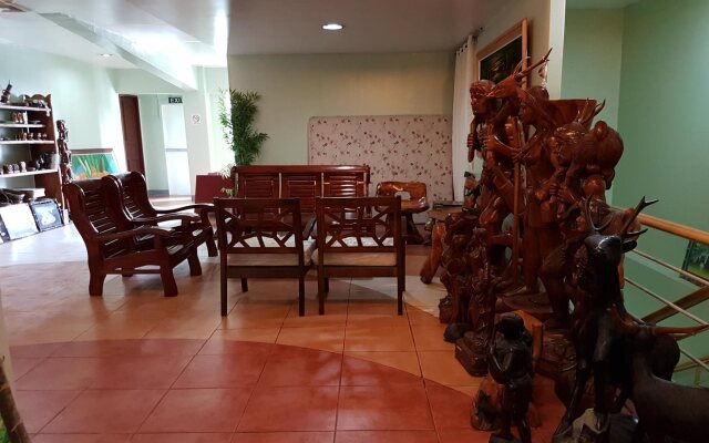 Roger's Place Hotel