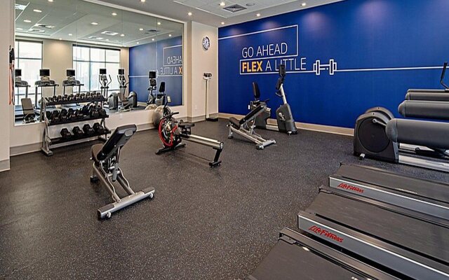 Holiday Inn Express & Suites Valencia - Santa Clarita by IHG