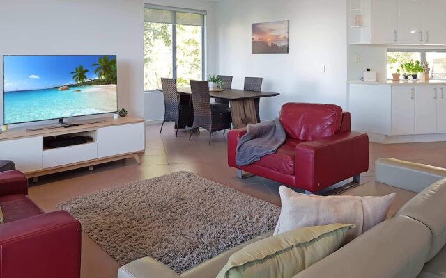 Top 1 Sunshine Beach Family Retreat