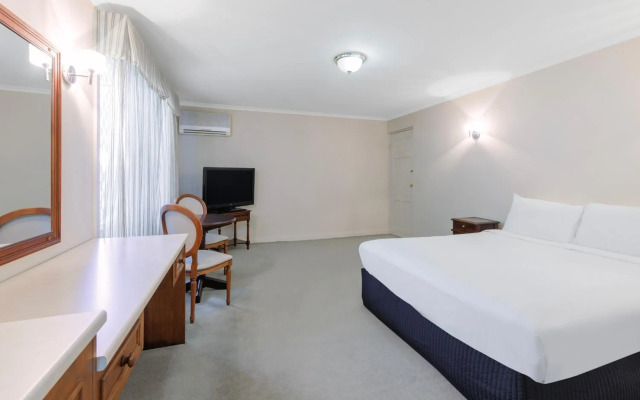 Elizabethan Lodge