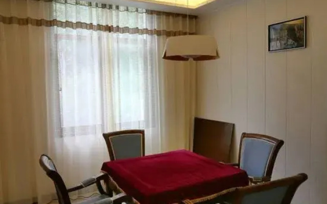 1977 Panda Hotel