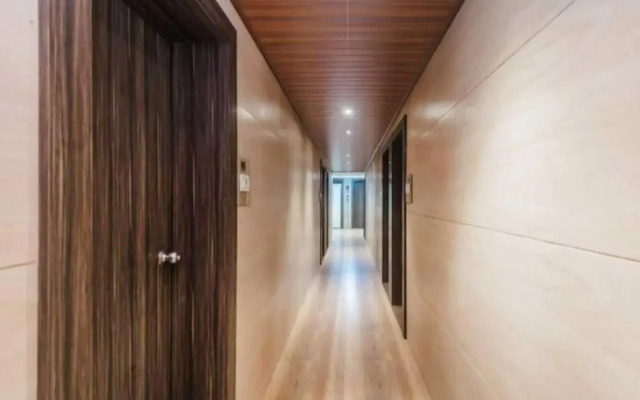 Oyo Flagship 81419 Delhi Suites