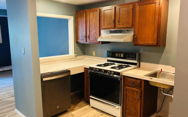 Capital O Swan Inn Comstock Park