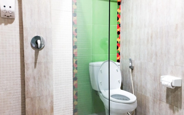 RedDoorz near Pantai Pede