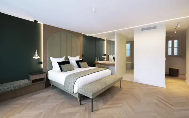 1.75 Paris La Source