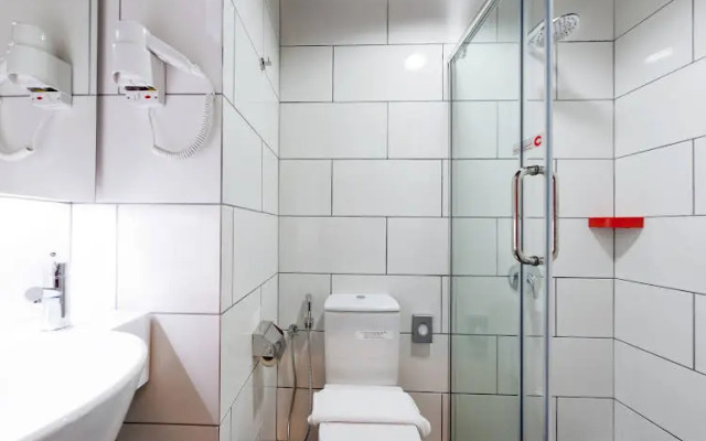 Grand Centrepoint Hotel