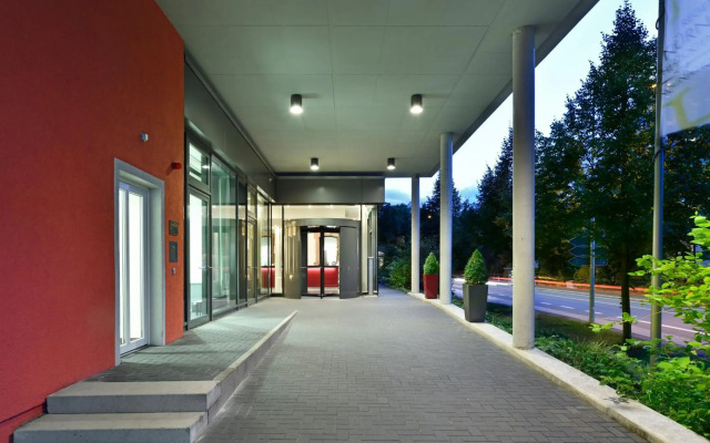 NOVINA HOTEL Tillypark