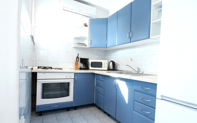 Apartment Nika - nice garden: A3 Nin, Zadar riviera