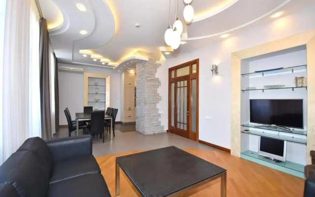 Прекрасная 4-ех комнатная квартира в самом центре