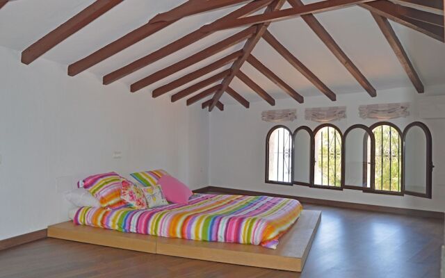 Beachfront villa protected private pool 4 bedrooms Marbella