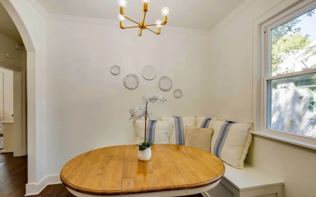 Walkable Tyler House w/ Deck: 1/2 Mi to Downtown!