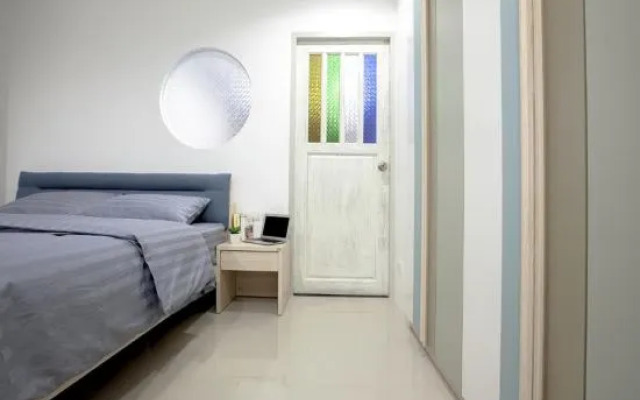 Number 4 Apartment