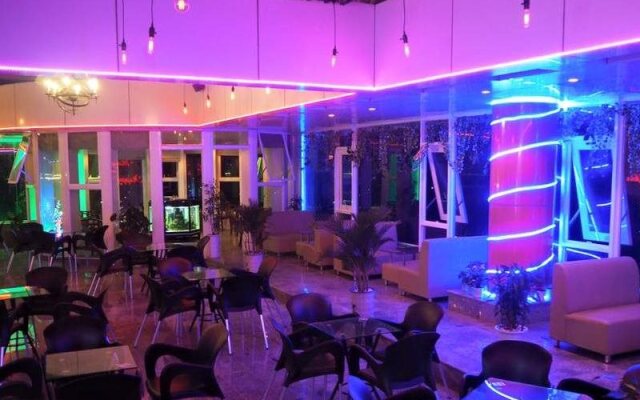 Hoang Vu Bien Ho Hotel